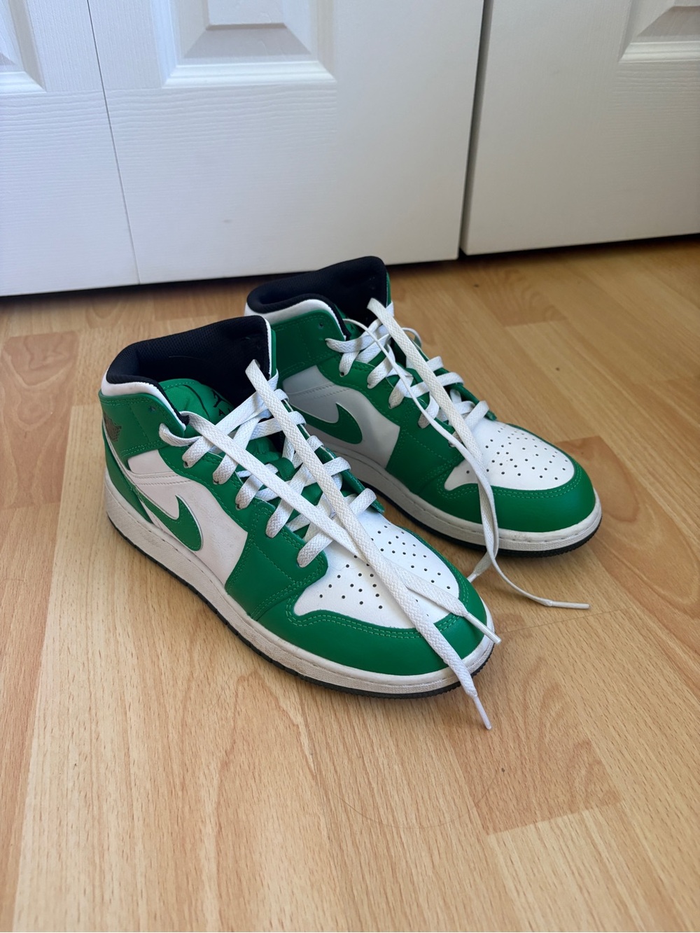 Jordan Kids Green & White Mid-Top Sneakers